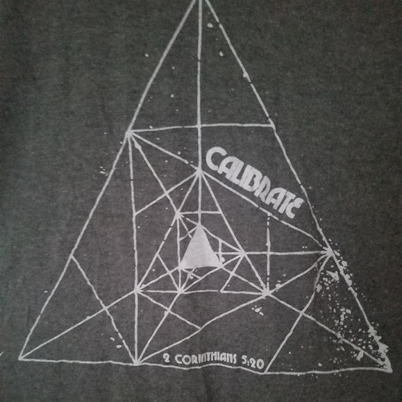 T-Shirt - Picture 3 of 4